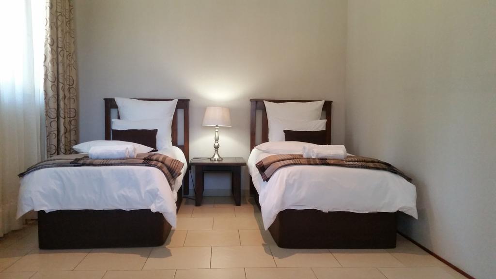 בלה-בלה Summerset Place Country House מראה חיצוני תמונה